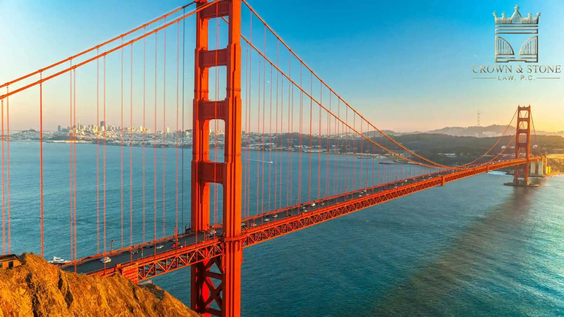 Image of the Golden Gate Bridge, which is located in the state of California, where Crown and Stone offers motorcycle accident legal services.